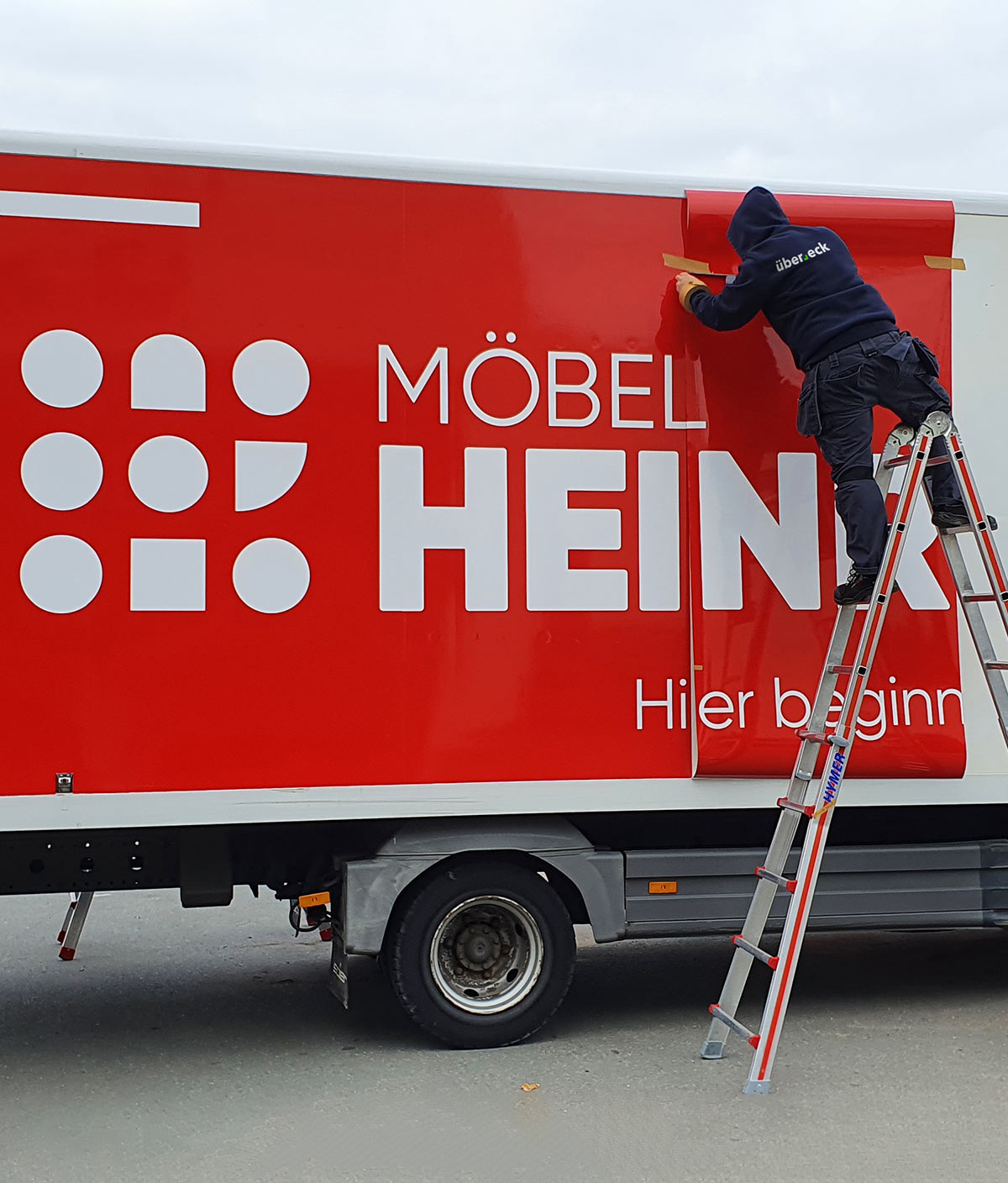 Fahrzeugbeschriftung – Rebranding der Fahrzeugflotte von Möbel Heinrich in Stadthagen