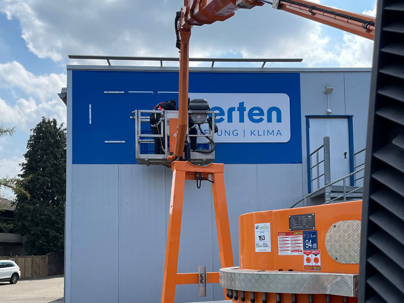 Werbetechnik_Agentur_uebereck_Firmenschild_Beschilderung_Branding