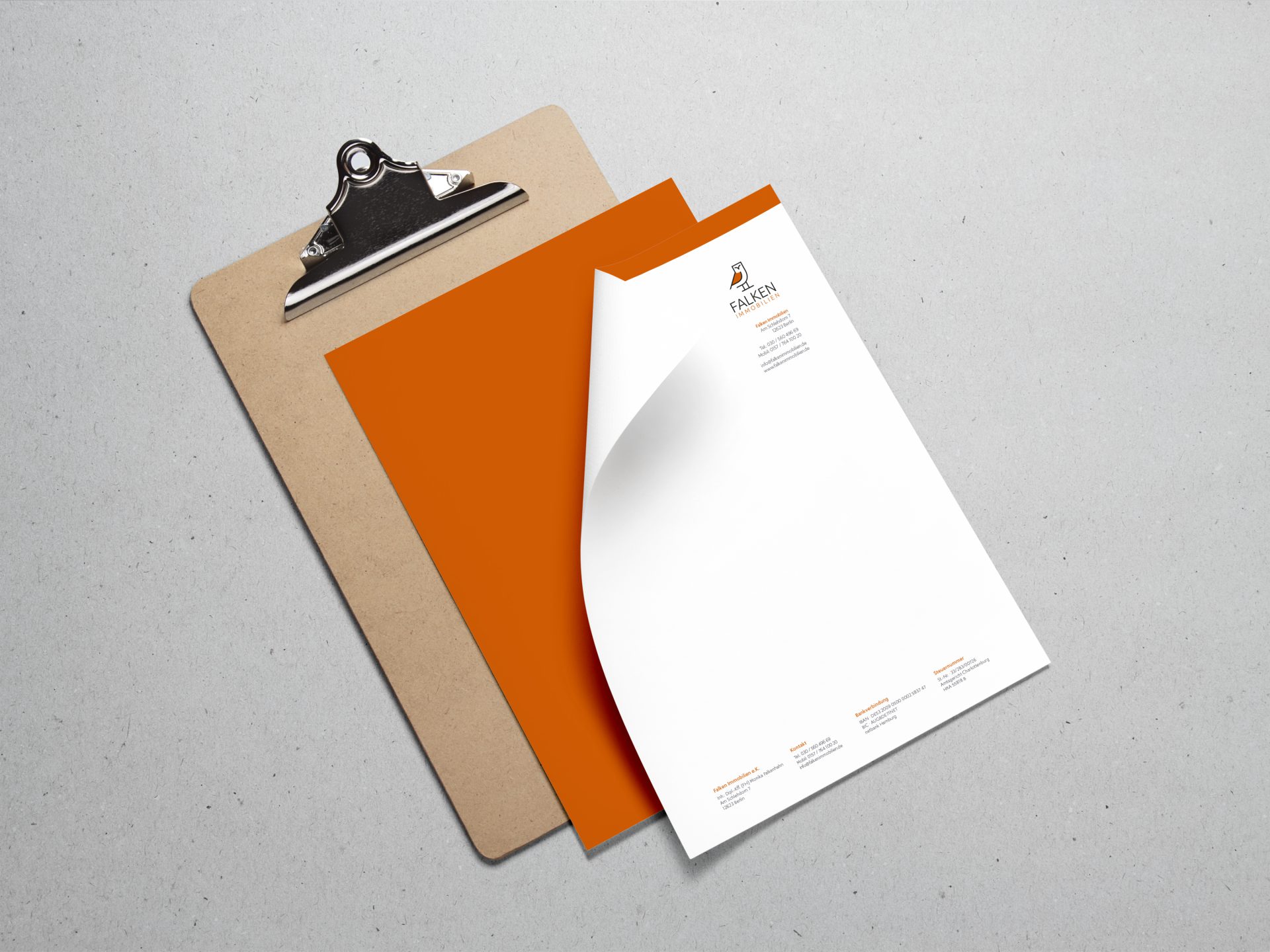 Visualisierung des Briefpapiers eines Immobilienmaklers für exklusive Immobilien – entwickelt von der Designagentur übereck GmbH aus Hannover.