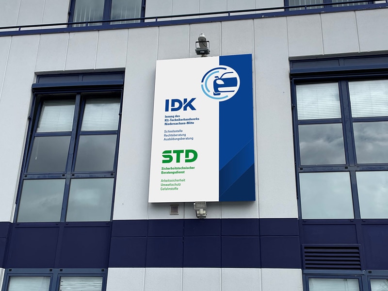 260322_IDK_KFZ-Innung_Firmenschild_Branding_Garbsen